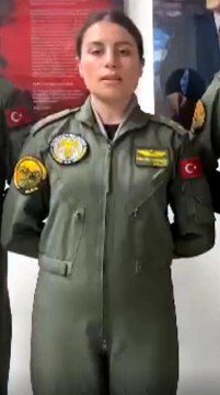 Depremden sağ kurtulan pilot çift, afetzedelerin yardımına koştu