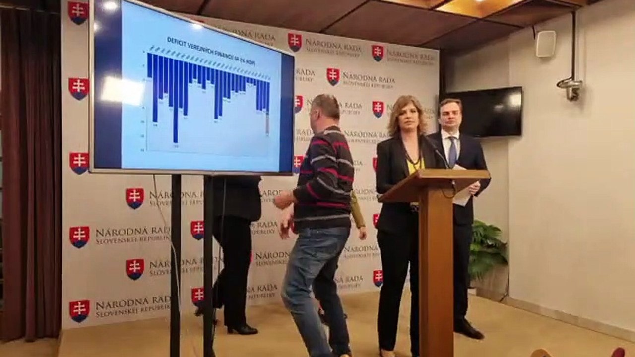 ZÁZNAM: Podľa Za ľudí hrozí Slovensku grécka cesta, vyzvali k rozpočtovej zodpovednosti