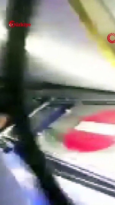 Enkaz Altında Yürekleri Dağladı: Babama Ulaşıp Annemin Cenazesini Söylemem Gerek #deprem #shorts