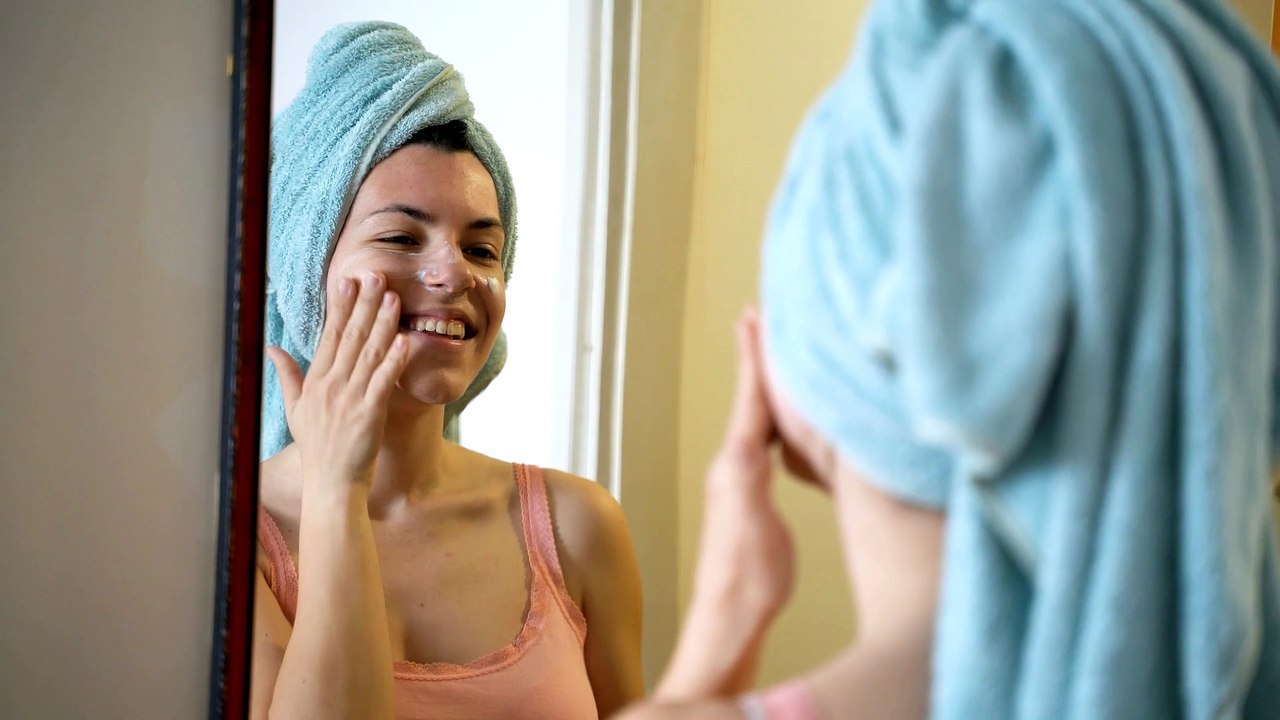 Questioni di pelle. Dalla crema da viso al deodorante: tutto quello che avreste voluto sapere