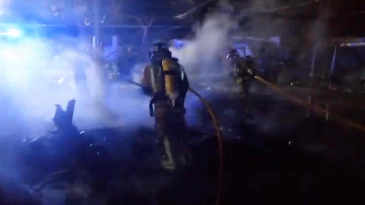 Un incendio calcina varias caravanas en el camping de Bolnuevo (Murcia)