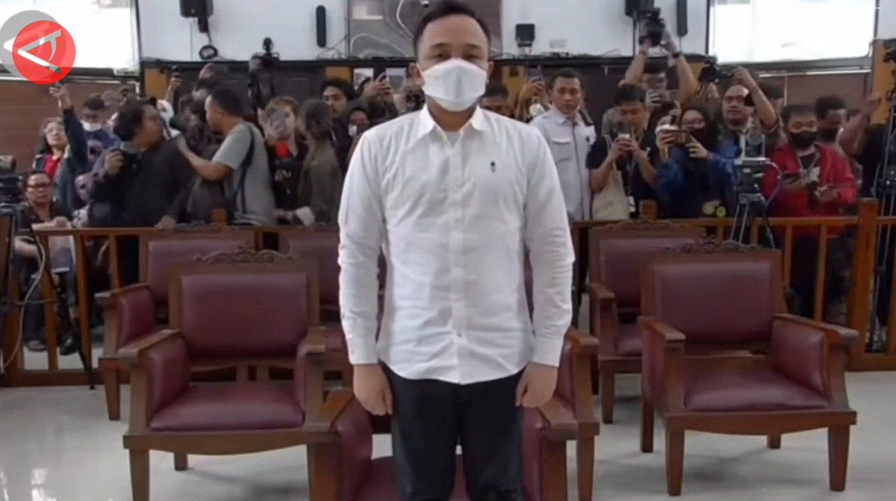 Divonis 13 tahun, hukuman Ricky Rizal lebih ringan dari Kuat Ma'ruf ...