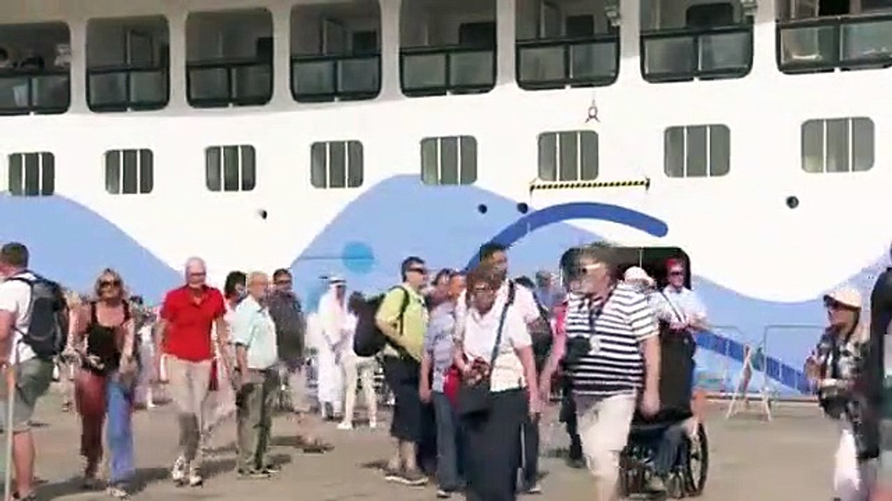 The Voyager With Josh Garcia - Se3 - Ep24 - A Date in Oman HD Watch