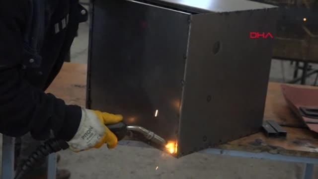 MESLEK LİSESİ ÖĞRENCİLERİ DEPREMZEDELER İÇİN SOBA ÜRETTİ