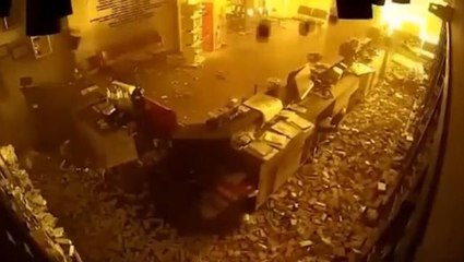 85 saniye süren deprem anları güvenlik kamerasında! Ortaya çarpıcı görüntüler çıktı