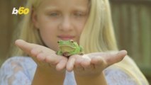 This Girl and Her Pet Frog are Absolutely Adorable