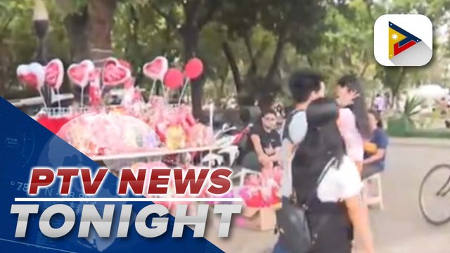 Filipinos celebrate Valentine’s Day in parks for budget-friendly date