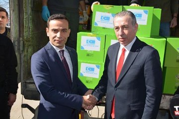 2 TIR YARDIMLA GELEN TÜRKMEN BAKAN TÜRKİYE'YE DESTEK, BİZİM İÇİN MİLLİ GÖREV