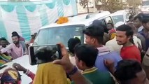 sidhi: Villagers surrounded the MLA who reached Tala after taking Vika
