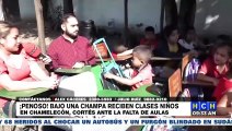 ¡Bajo una champita y sol o lluvia! reciben clases los niños en la escuela José Simón Azcona de Chamelecón