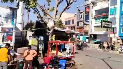 कार्रवाई के विरोध बाजार रहे बंद