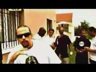 Les sales blancs - ovni