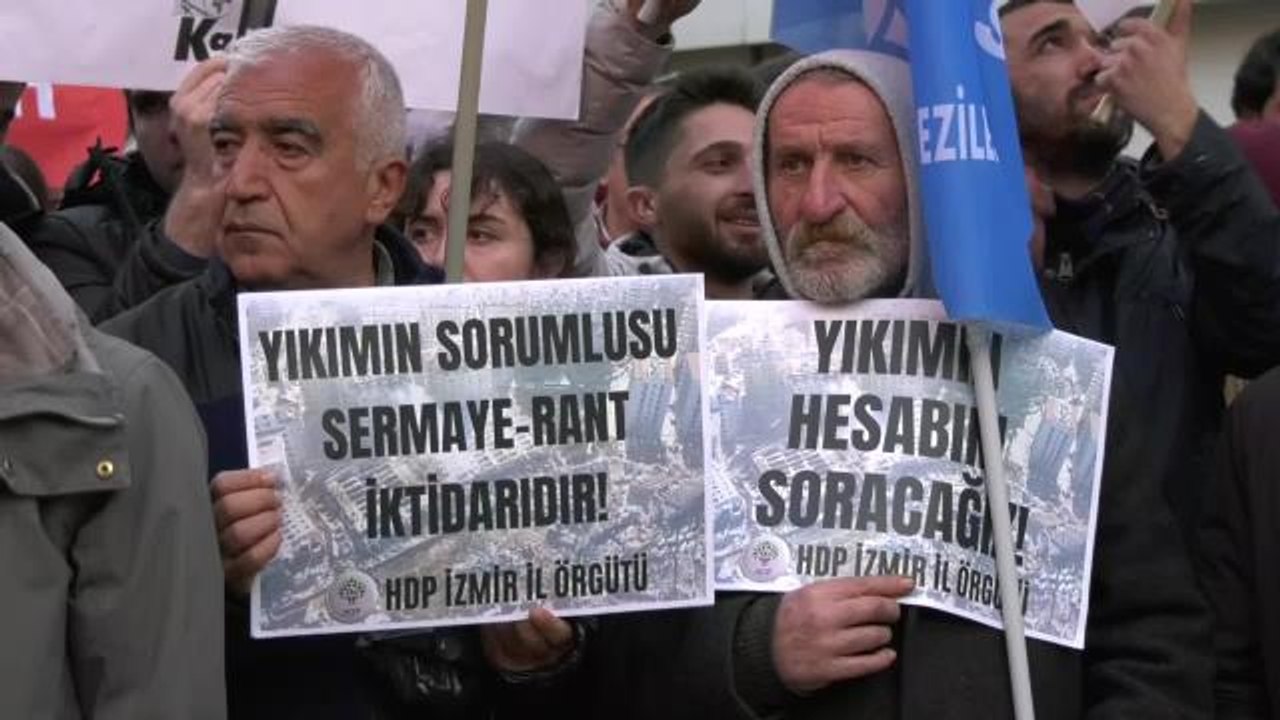 İzmir'de Ohal Protestosu: "Yaşananlar Bir Doğal Afet Değil Bir Katliamdır"