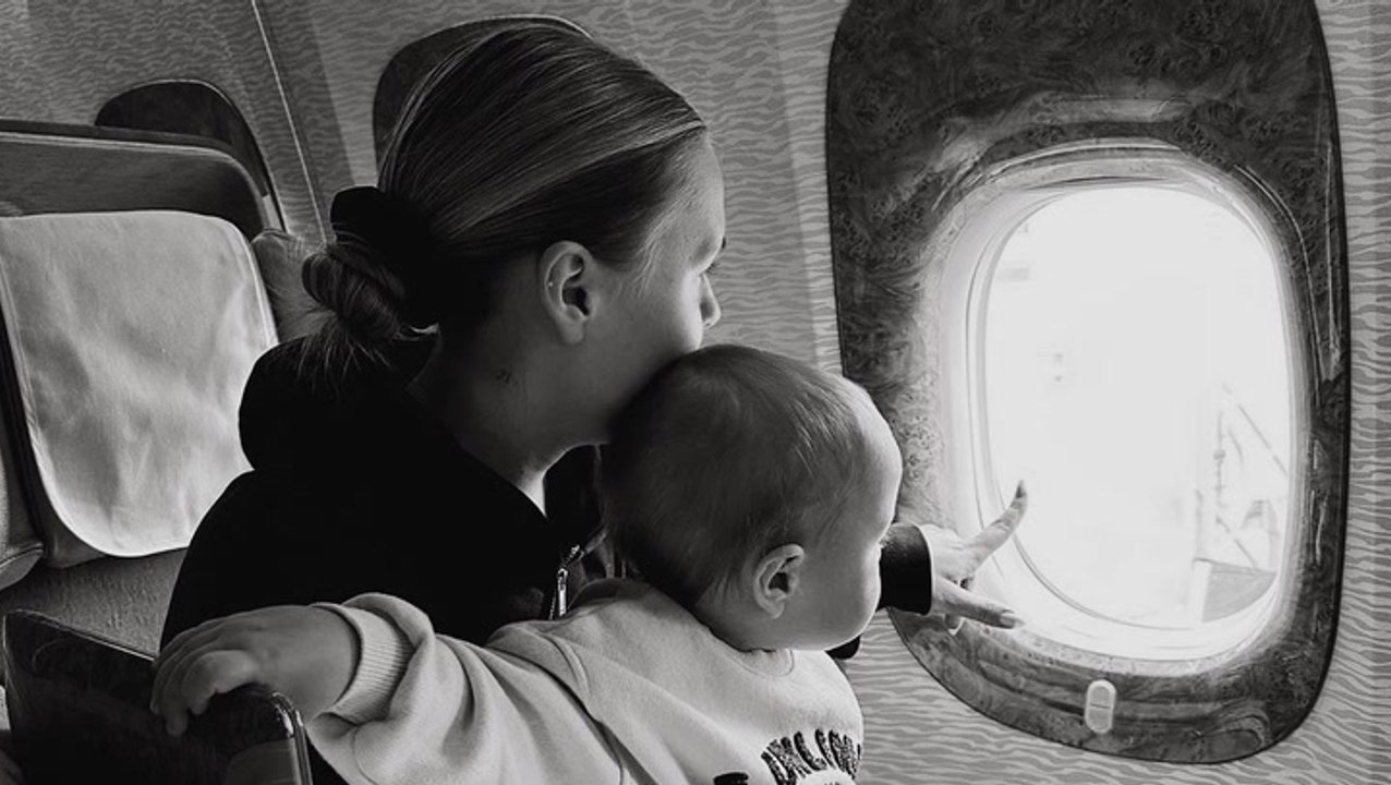 Dagi Bee mit skurrilem Foto: Fährt Nelio etwa schon Auto?