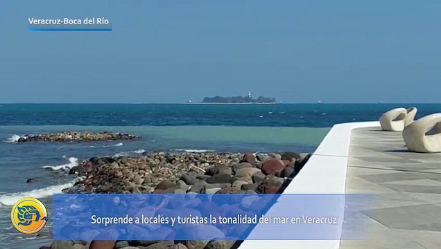 Sorprende a locales y turistas la tonalidad del mar en Veracruz