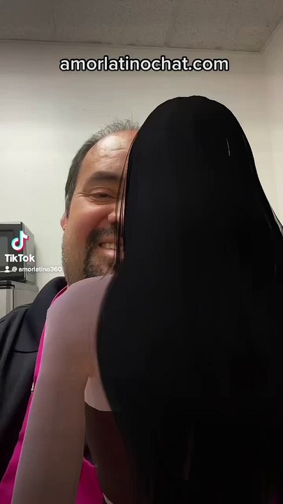 Aquí enamorado con esta muchachona