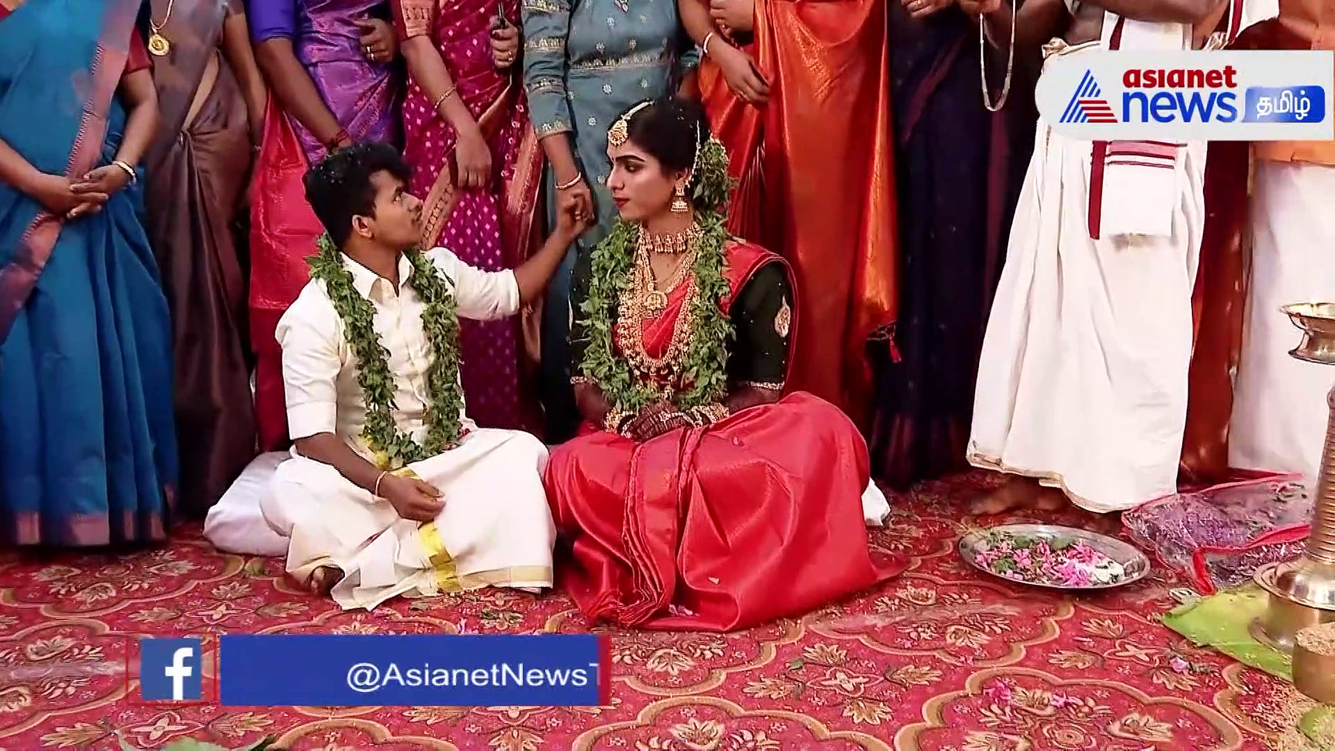 கேரளாவின் முதல் திருநங்கையர் கல்யாணம்! காதலர் தினத்தில்  மனம்முடித்த திருநங்கை ஜோடி! 