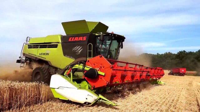 CLAAS LEXION 795 TT Grain Harvester