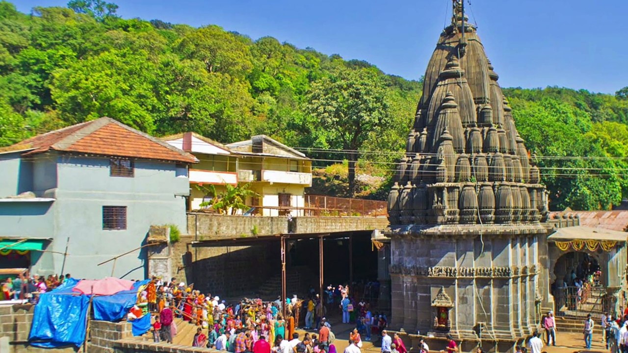 उद्योगांनंतर आता देवही पळवण्याचा डाव, विरोधकांचा शिंदे सरकारवर वार