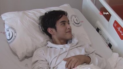 Enkazdan kendisi çıktı, ailesi hayatını kaybetti