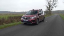 All-new Renault Kangoo E-Tech electric in Red Driving Video