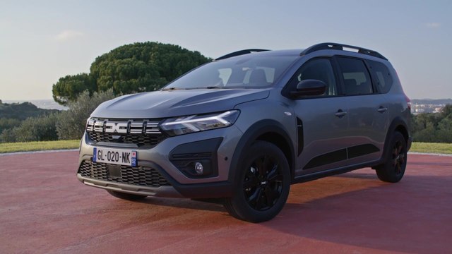 The new Dacia Jogger Hybrid 140 Design Preview in Gray