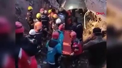 Adıyaman'da 12 yaşındaki bir çocuk 207 saat sonra enkazdan çıkarıldı