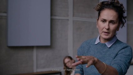 Knochen und Namen Trailer OmeU