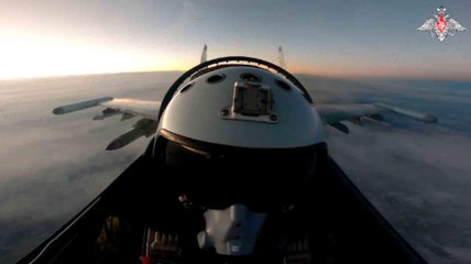 Rússia divulga novo vídeo com seu caça Sukhoi Su-35 atuando na Ucrânia
