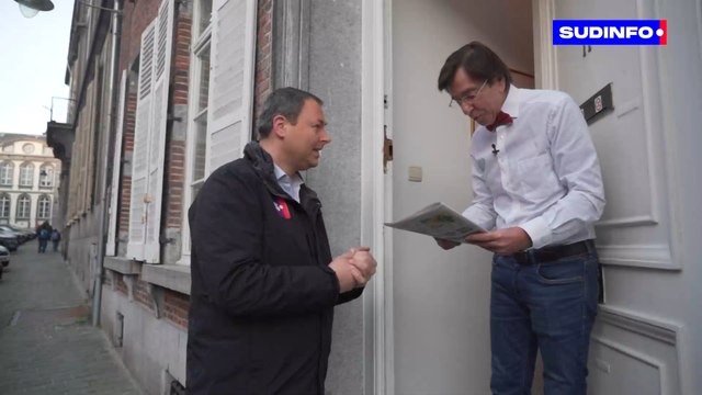 Elio Di Rupo, reçoit le journale