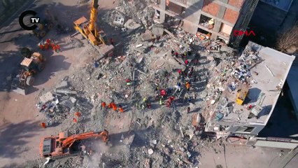 Adıyaman'da depremin etkisiyle yıkılan yüzlerce ev, cami, okul, iş yerleri havadan görüntülendi.