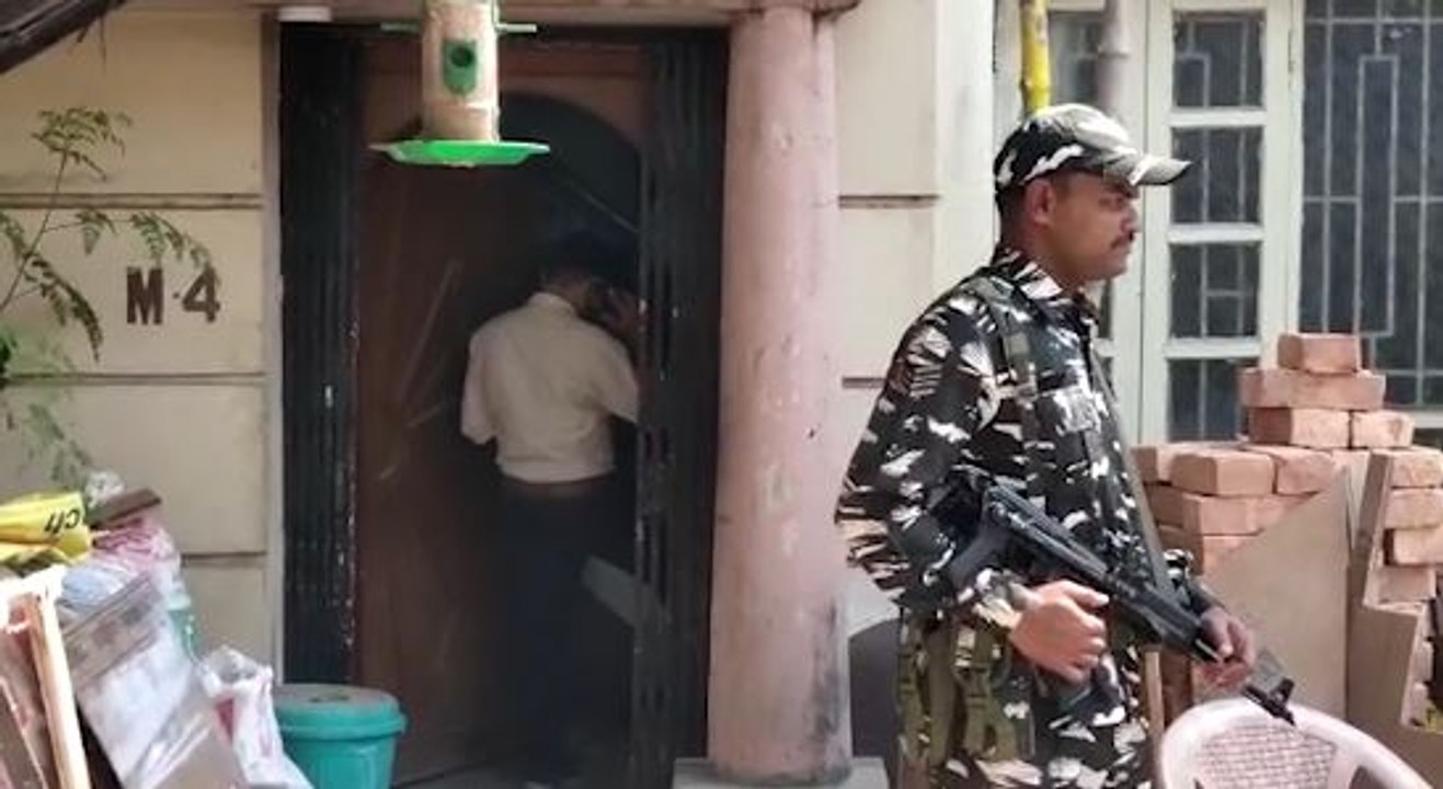 হাওড়ায় মাছ ব্যবসায়ীর বাড়িতে আয়কর হানা