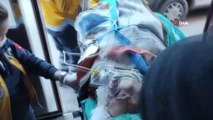 Ambulansa kızını sayıklayarak bindirildi... 222. saatte enkazdan kurtarılan Melike İmamoğlu, ambulans helikopterle Adana'ya sevk edildi