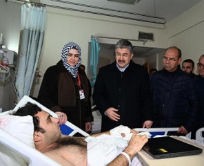 YARALI KURTARILAN DEPREMZEDE, ENKAZ ALTINDAKİ 88 SAATİ ANLATTI