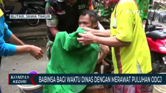 Inspiratif! Anggota TNI Rawat Puluhan ODGJ Yang Ditelantarkan