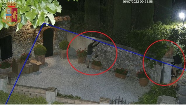 Furti nelle ville di lusso in Versilia, ecco i video dei ladri in azione