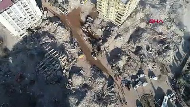 Kahramanmaraş'ta enkaz kaldırma çalışmaları başladı