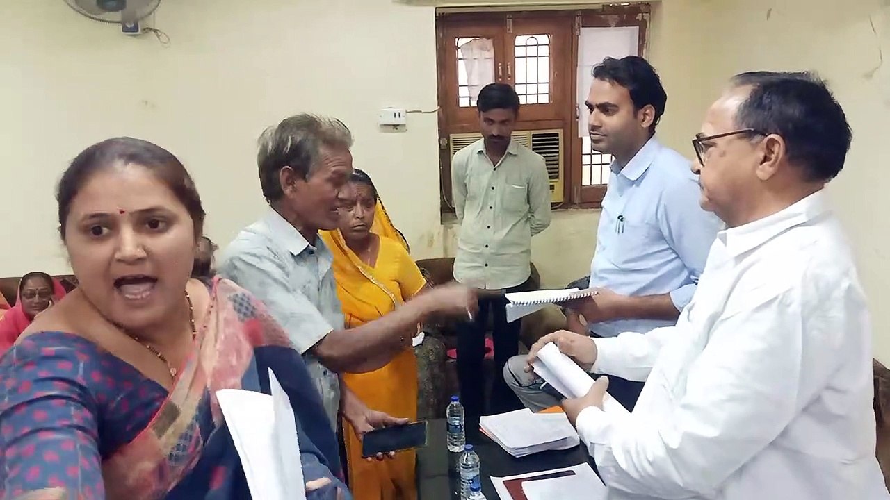 हंगामेदार रही बजट बैठक, भाजपा पार्षदों ने लगाए...