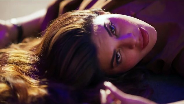 Tell It Like A Woman Bande-annonce VO