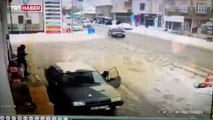 Malatya'da deprem anı güvenlik kameralarına yansıdı