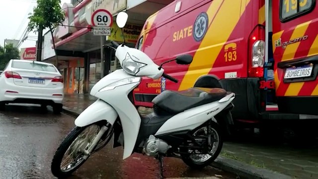 Mulher fica ferida em acidente de trânsito no Parque São Paulo