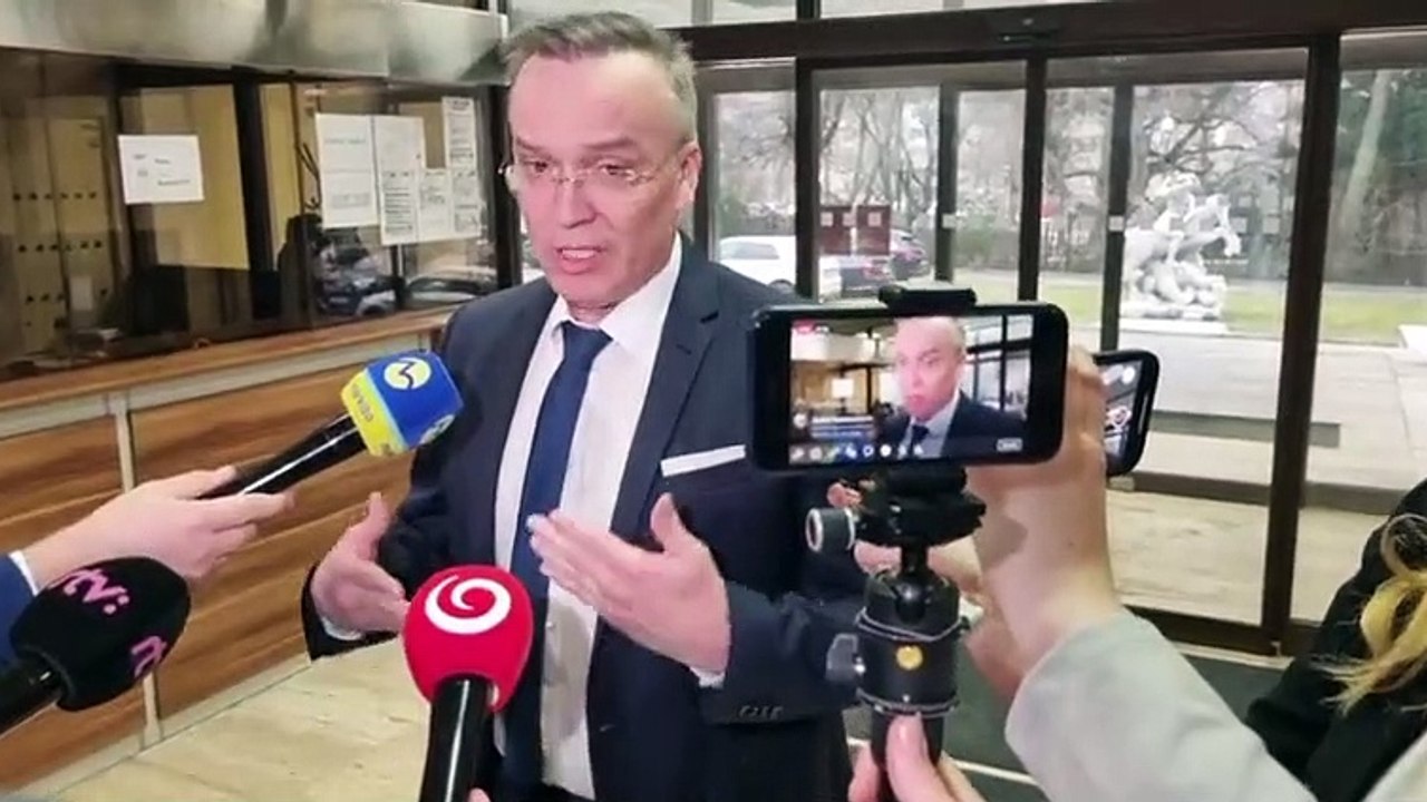 ZÁZNAM: M. Klimek: Poslanci nie sú povinní konzultovať svoje návrhy s ministerstvami