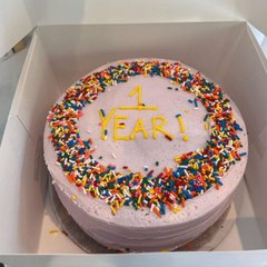 Lucy Hale celebrates one year of sobriety with cake