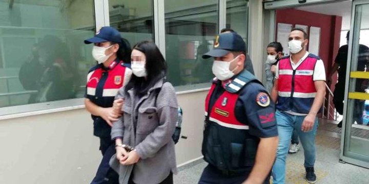 Cinayet davasında yargılanan genç kız Ceza almak istemiyorum diyerek ağladı