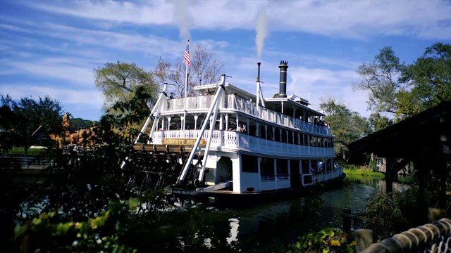 Walking Tour POV of Tom Sawyer Island Attraction (Walt Disney World - Orlando, FL) - Kid's Attraction with Tunnels, Fort & Playground