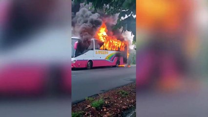 ext-incendio-de-bus-en-san-carlos-150223
