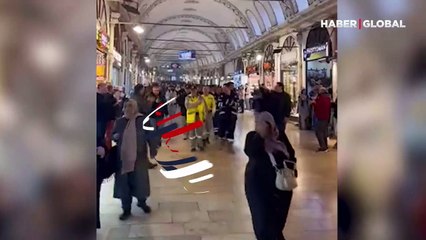 İstanbul'da Kapalıçarşı esnafı, Çinli arama-kurtarma ekibini alkışlarla böyle karşıladı