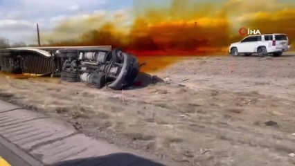 ABD'de tehlikeli madde taşıyan kamyon devrildiAsit sızıntısı sebebi ile 800 metre mesafedeki sakinlerden bölgeyi terk etmeleri istendi