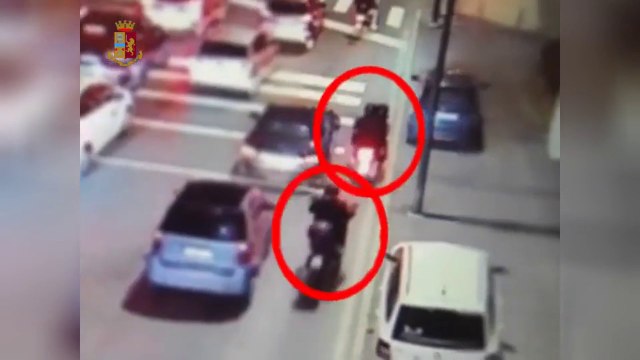Fermati nel milanese tre rapinatori di Rolex in scooter, le immagini