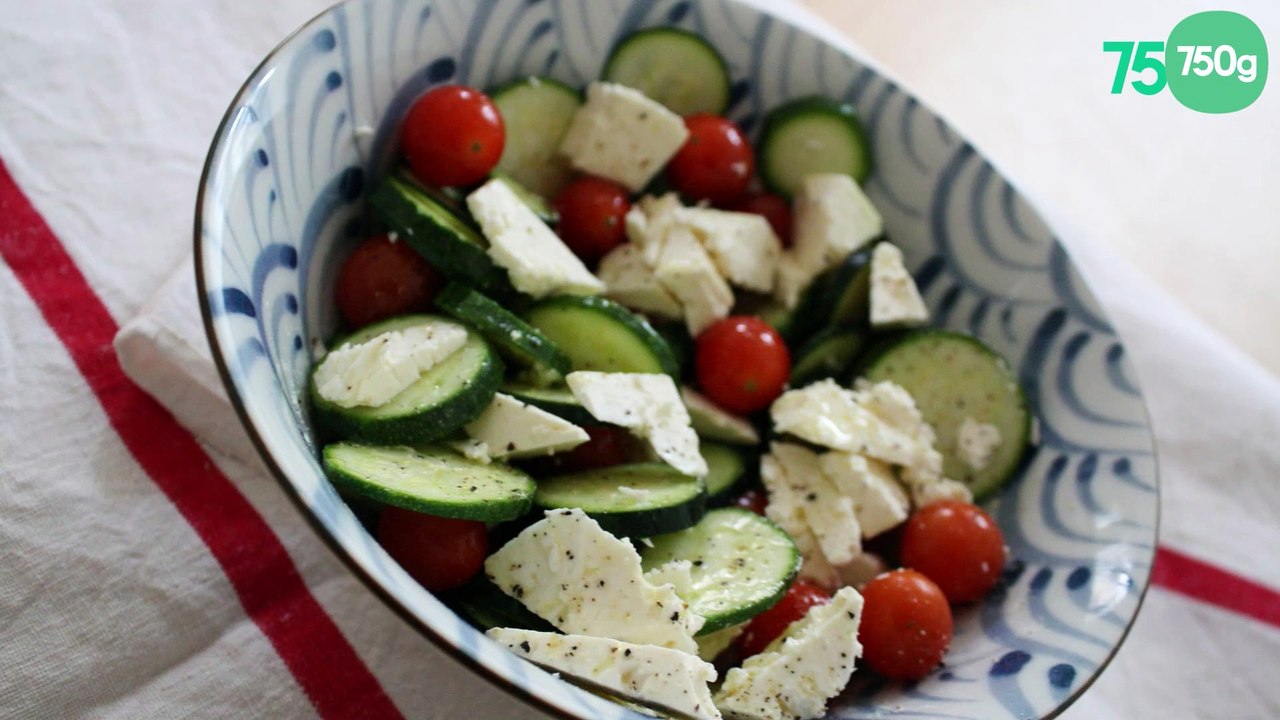 Salade croquante de jeunes courgettes, tomates cerises et feta